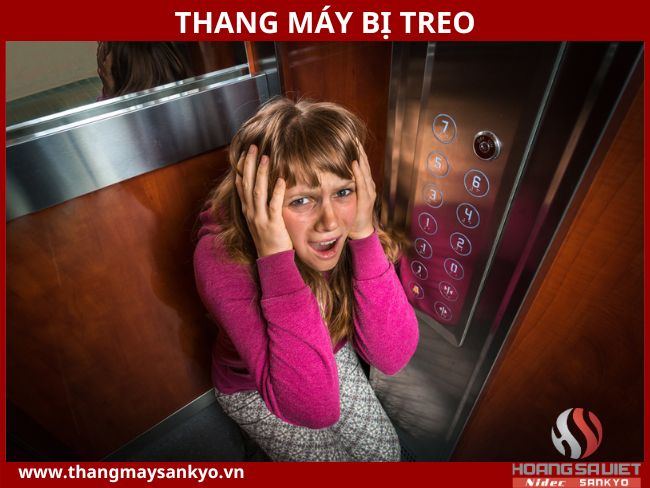 Customer reaction when the elevator crashes Customer reaction when the elevator crashes