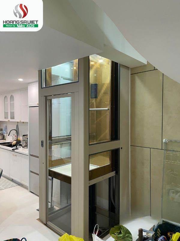 Thang máy cáp kéo cửa kính 