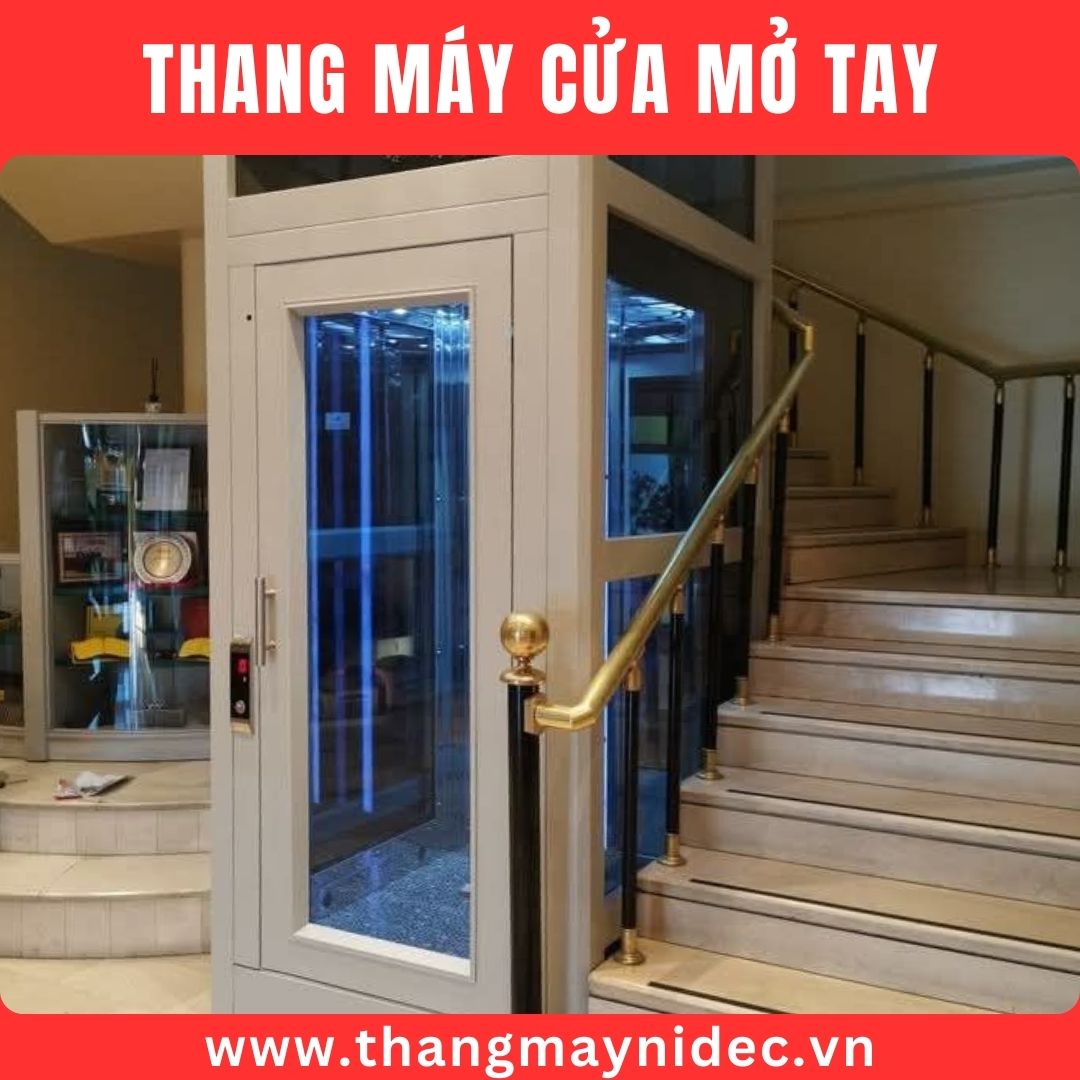 thang máy cửa mở tay tự đóng