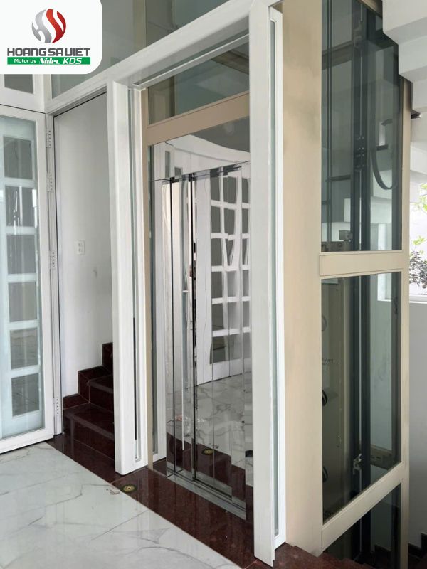 Thang máy cửa lùa 4 cánh tại Hoàng Sa Việt 