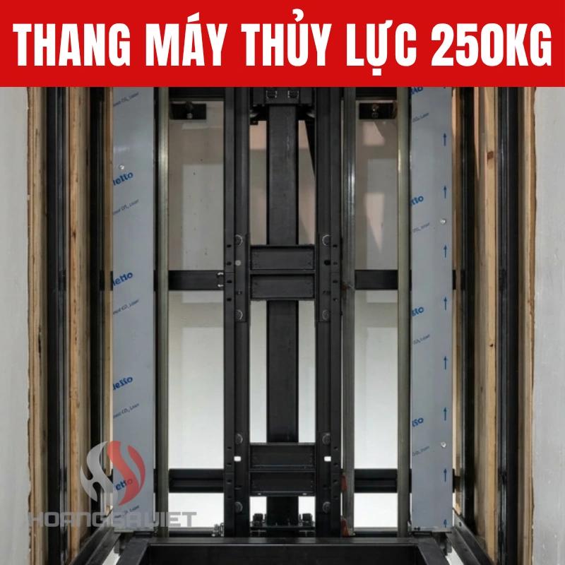Đội ngũ kỹ thuật sẽ tiến hành lắp ráp các bộ phận thang máy sau khi hoàn thành sản xuất