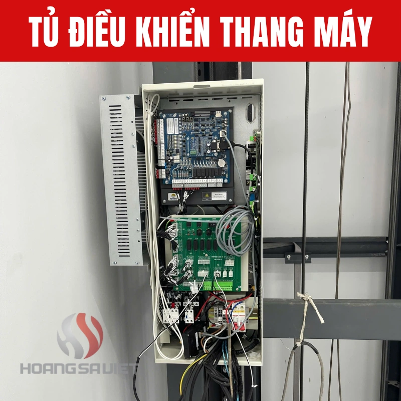 Tủ điều khiển thang máy là bộ phận chính quan trọng giúp vận hành thang máy trơn tru
