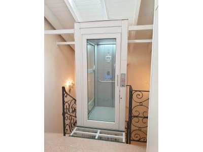 Hydraulic Elevator - Manual Door